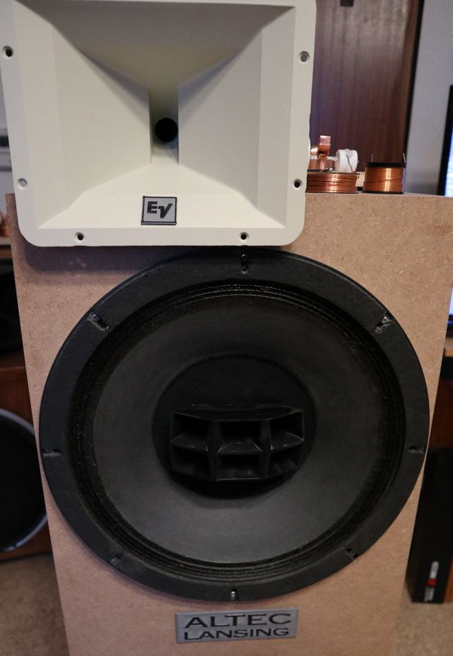 Altec 604-8G mit Celestion cdx1-1745