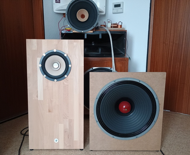 Lii Audio F-12 vs. Tanf Band W8-2145 mit Lii W-18